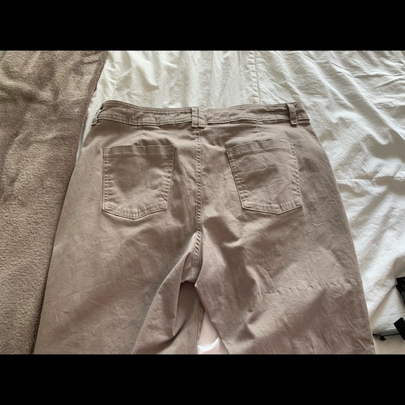 Lee Classic Fit Straight Leg Women’s Khaki Pants - Picture 4 of 7